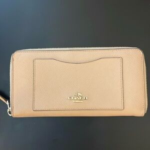 Coach Accordian Zip Wallet Cream Crossgrain Leather